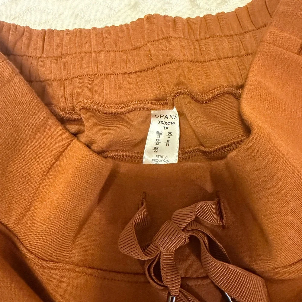 SPANX Air Essentials SET - M top/XS pant - Picture 3 of 5